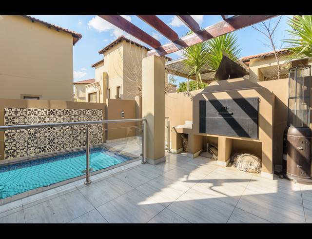 3 BEDROOM CLUSTER TO LET IN KYALAMI HILLS